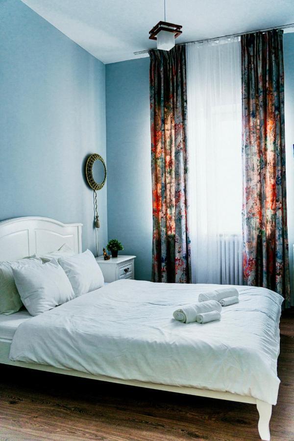 Hacienda Coltea - Cozy Old Town Apartaments Bukares Bagian luar foto