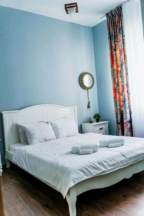 Hacienda Coltea - Cozy Old Town Apartaments Bukares Bagian luar foto